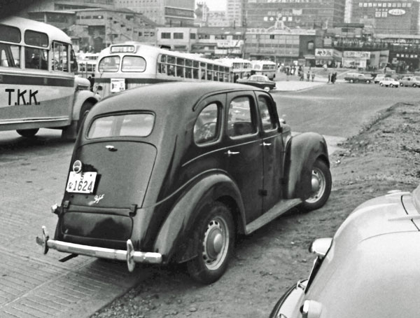 (04-1c)(096-38) 1949-53 Ford Prefect(E493A) 4dr Saloon.jpg